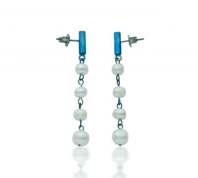 Orecchini titanio perle